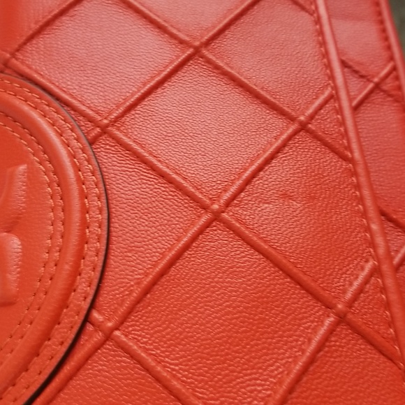 New Tory Burch Fleming Soft Chain Wallet - Picture 8 of 14